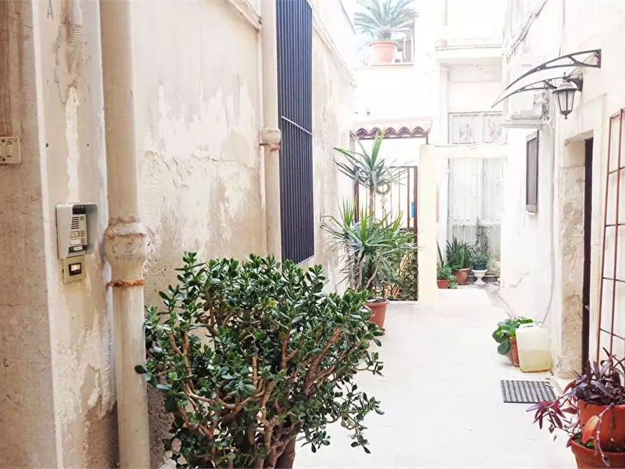 Immagine 3 di Trilocale in vendita  in VIA RIVIERA DIONISIO  a Siracusa