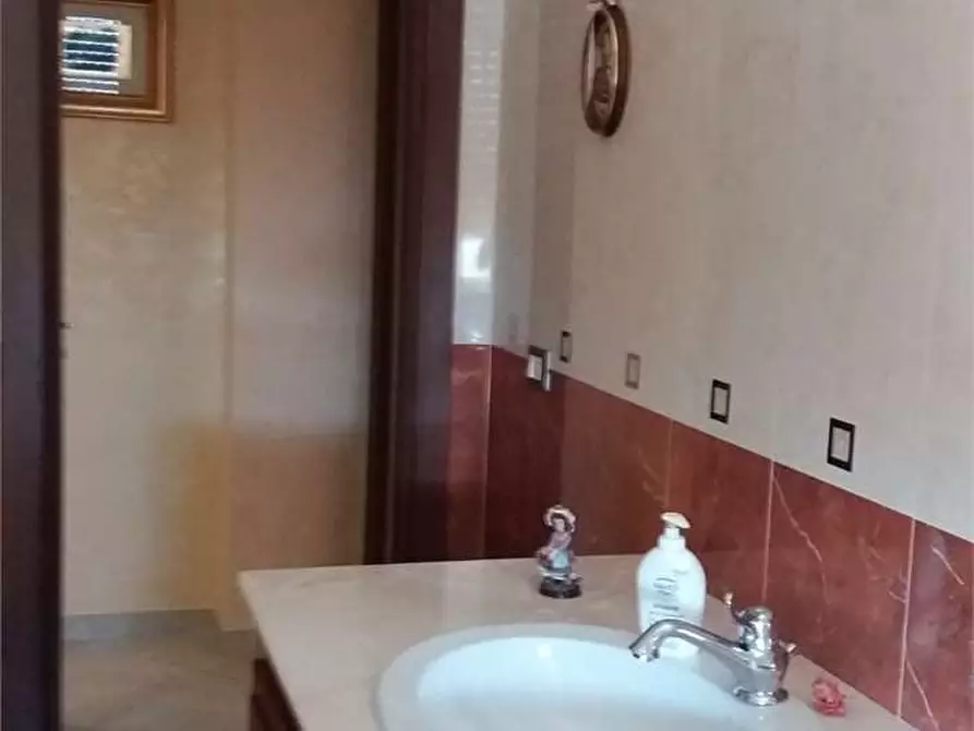 Immagine 11 di Trilocale in vendita  in Tica a Siracusa