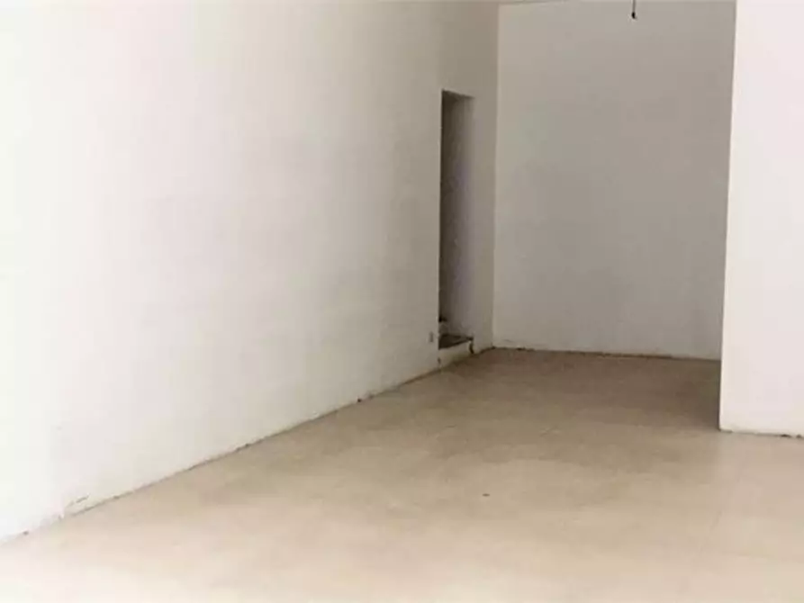 Immagine 1 di Negozio in affitto  in PIAZZA ADDA a Siracusa