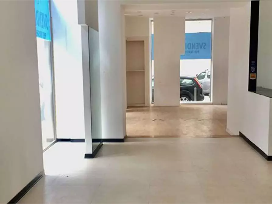 Immagine 5 di Negozio in affitto  in PIAZZA ADDA a Siracusa