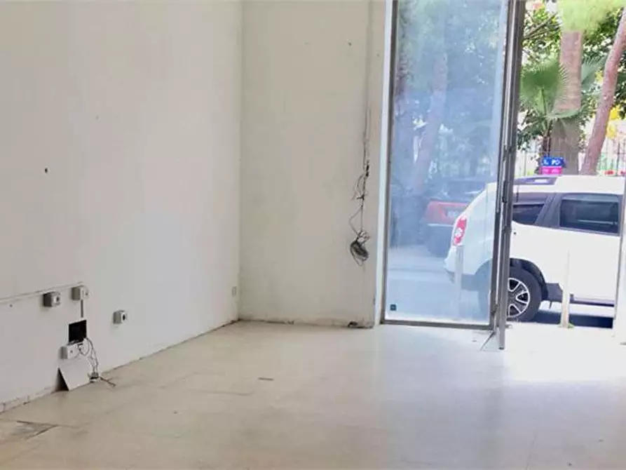 Immagine 6 di Negozio in affitto  in PIAZZA ADDA a Siracusa