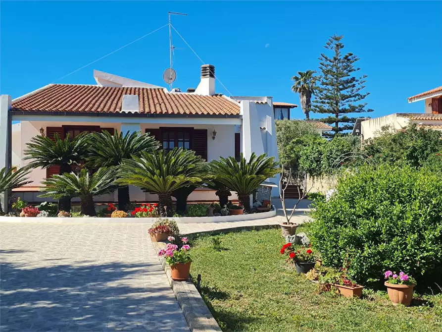 Immagine 2 di Villa in vendita  in ISOLA a Siracusa