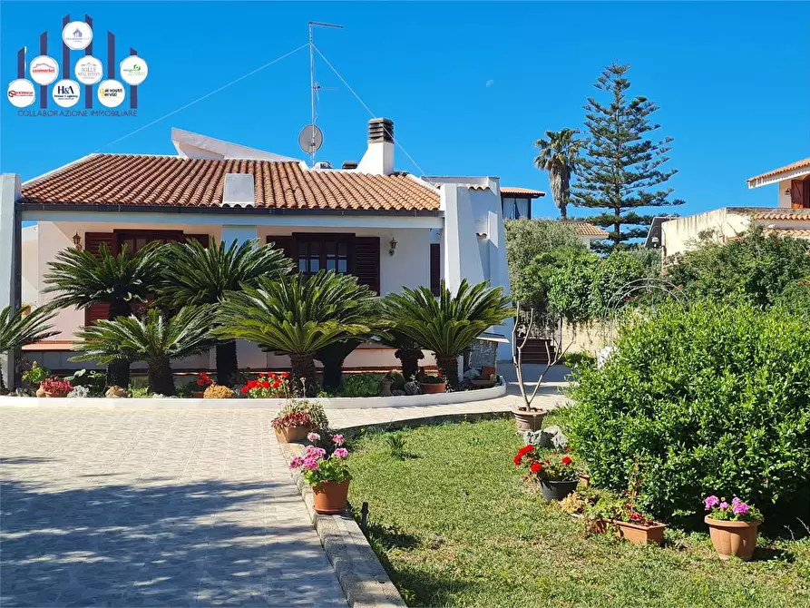 Immagine 2 di Villa in vendita  in ISOLA a Siracusa