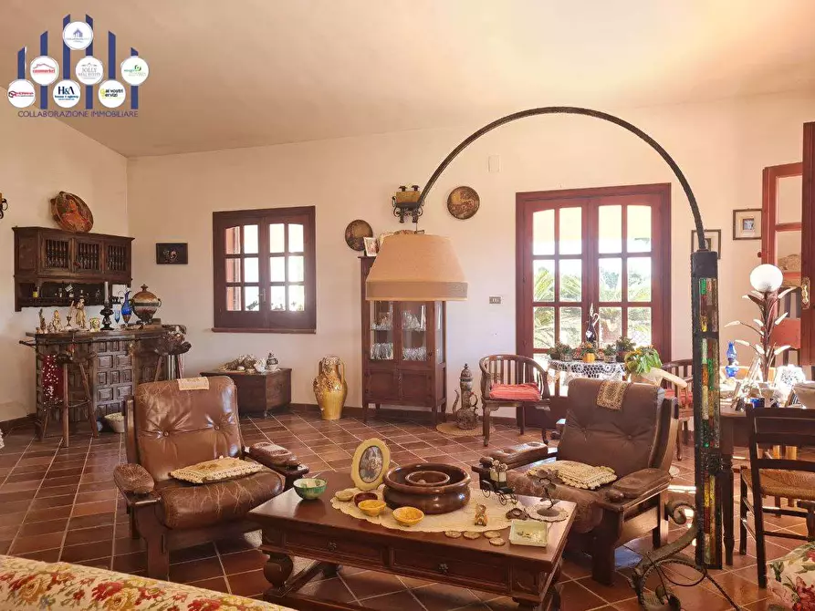 Immagine 9 di Villa in vendita  in ISOLA a Siracusa