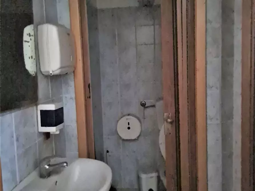 Immagine 5 di Negozio in affitto  in Pressi V.Le Zecchino a Siracusa