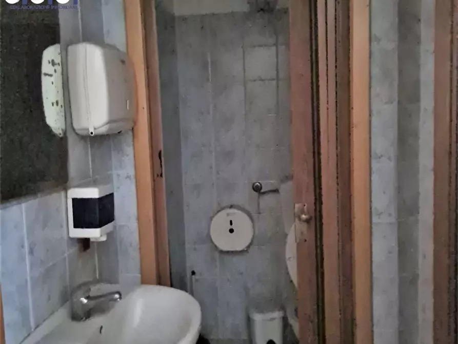 Immagine 5 di Negozio in affitto  in Pressi V.Le Zecchino a Siracusa