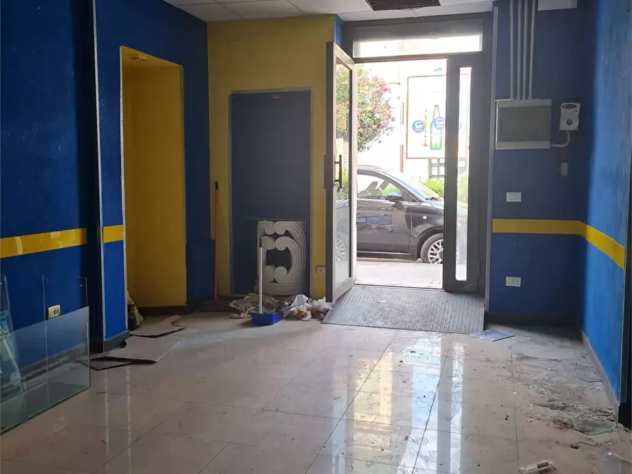 Immagine 4 di Negozio in vendita  in PRESSI CADORNA a Siracusa