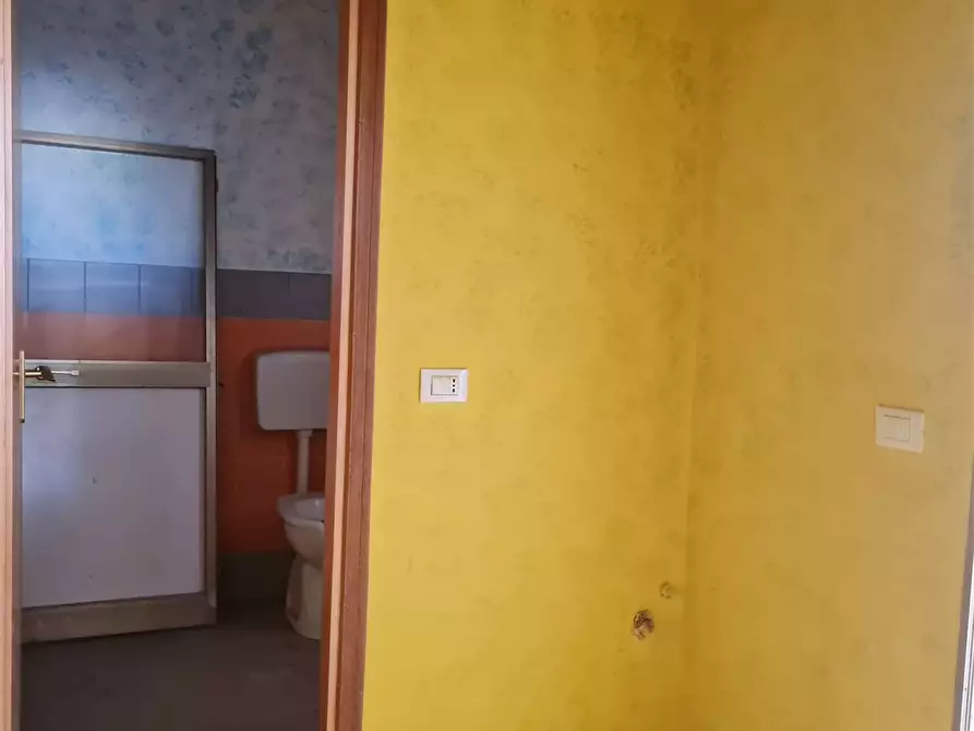 Immagine 8 di Negozio in vendita  in PRESSI CADORNA a Siracusa