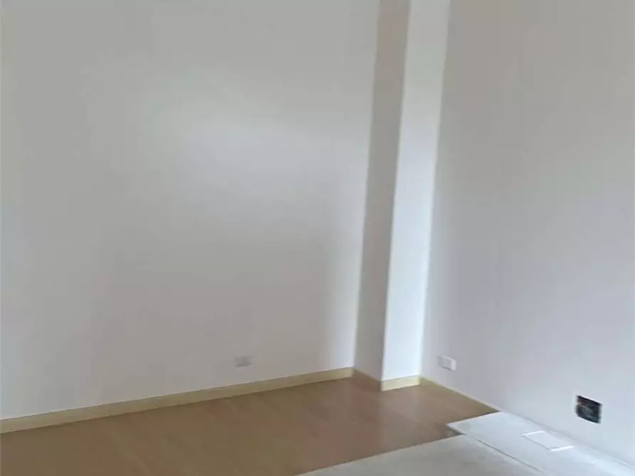 Immagine 1 di Negozio in vendita  in Viale Zecchino a Siracusa