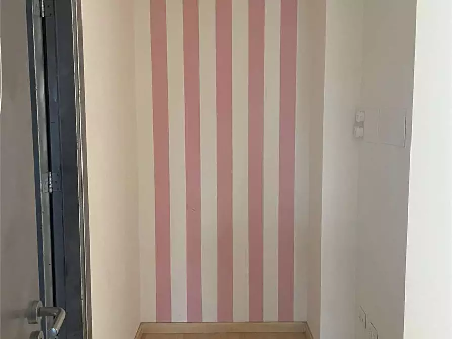 Immagine 6 di Negozio in vendita  in Viale Zecchino a Siracusa