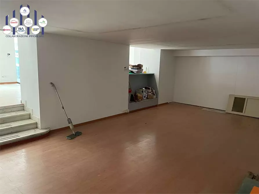 Immagine 4 di Negozio in affitto  in Corso Gelone a Siracusa
