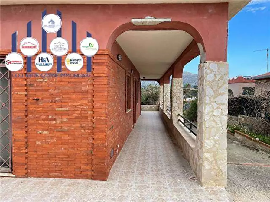 Immagine 13 di Villa in vendita  in Avola a Siracusa