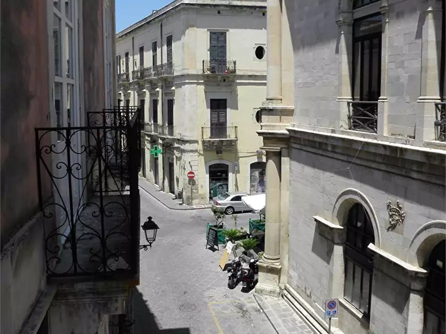 Immagine 8 di Bilocale in affitto  in ORTIGIA a Siracusa
