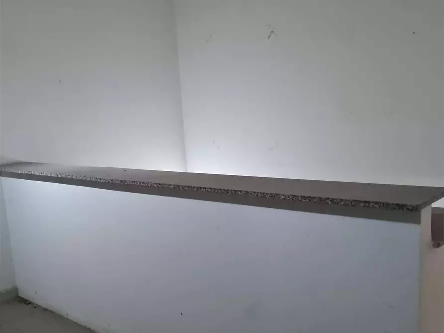 Immagine 2 di Negozio in affitto  in VIALE EPIPOLI a Siracusa