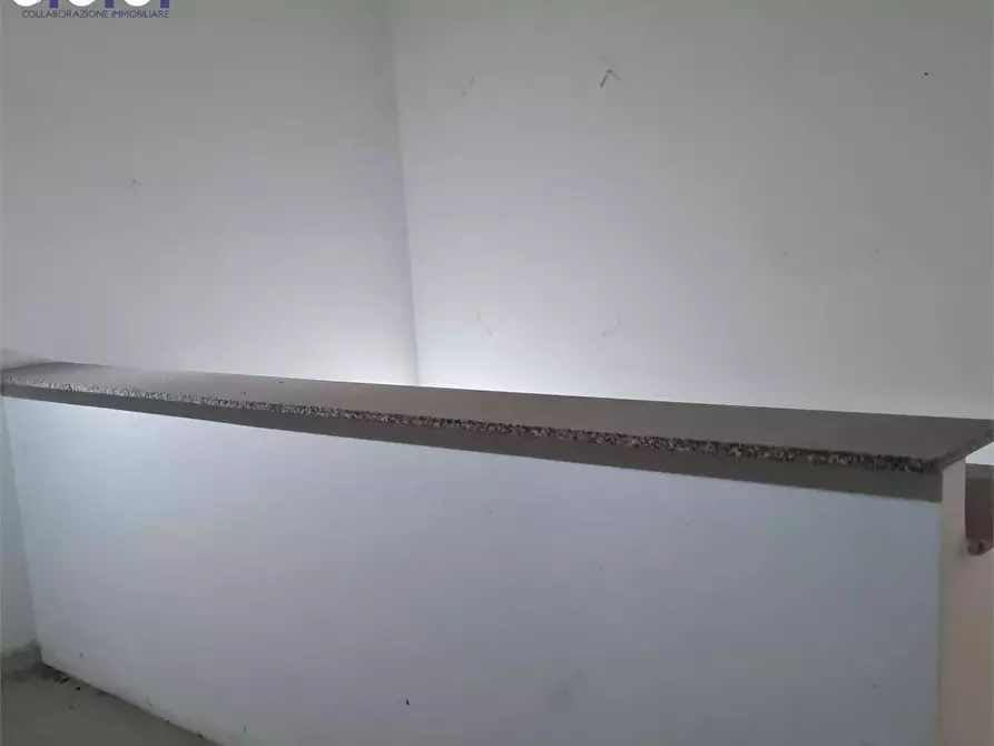 Immagine 2 di Negozio in affitto  in VIALE EPIPOLI a Siracusa