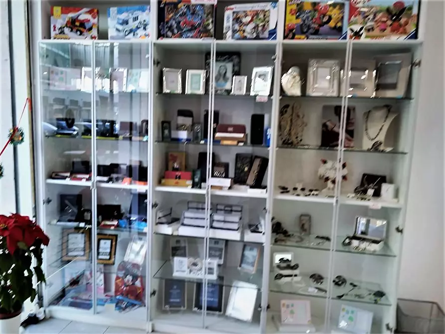 Immagine 4 di Negozio in vendita  in Balza Akradina a Siracusa