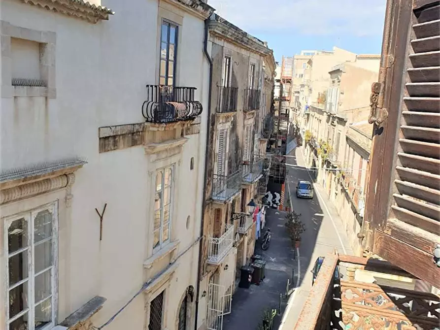 Immagine 1 di Quadrilocale in affitto  in ORTIGIA a Siracusa