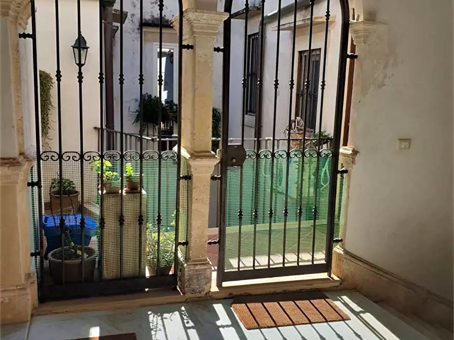 Immagine 3 di Quadrilocale in affitto  in ORTIGIA a Siracusa