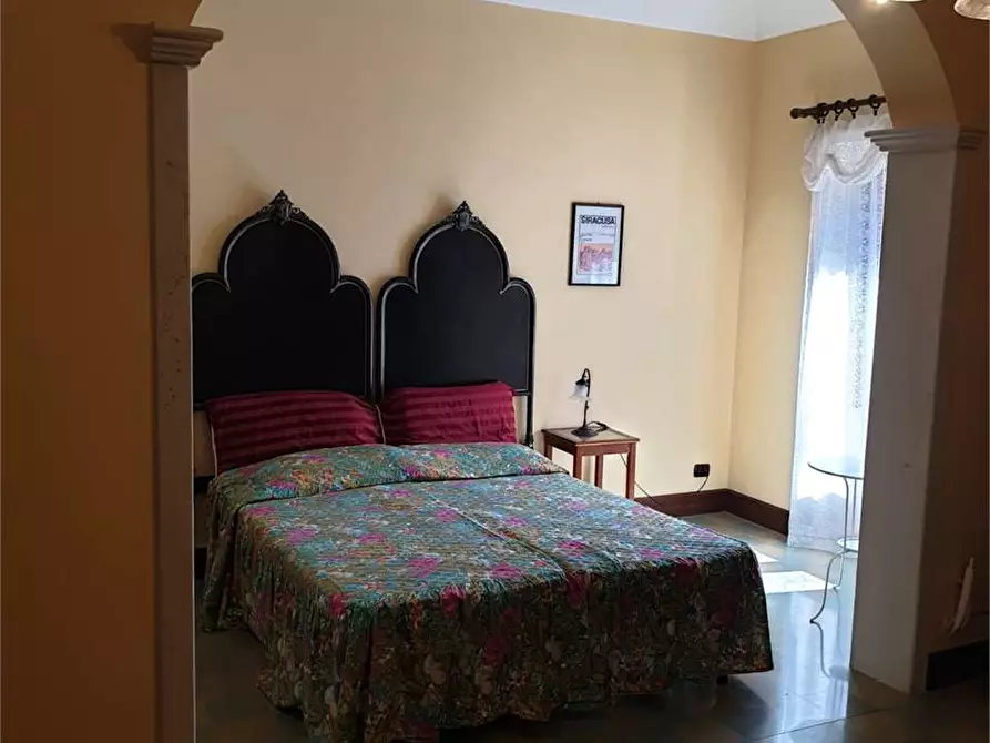 Immagine 17 di Quadrilocale in affitto  in ORTIGIA a Siracusa