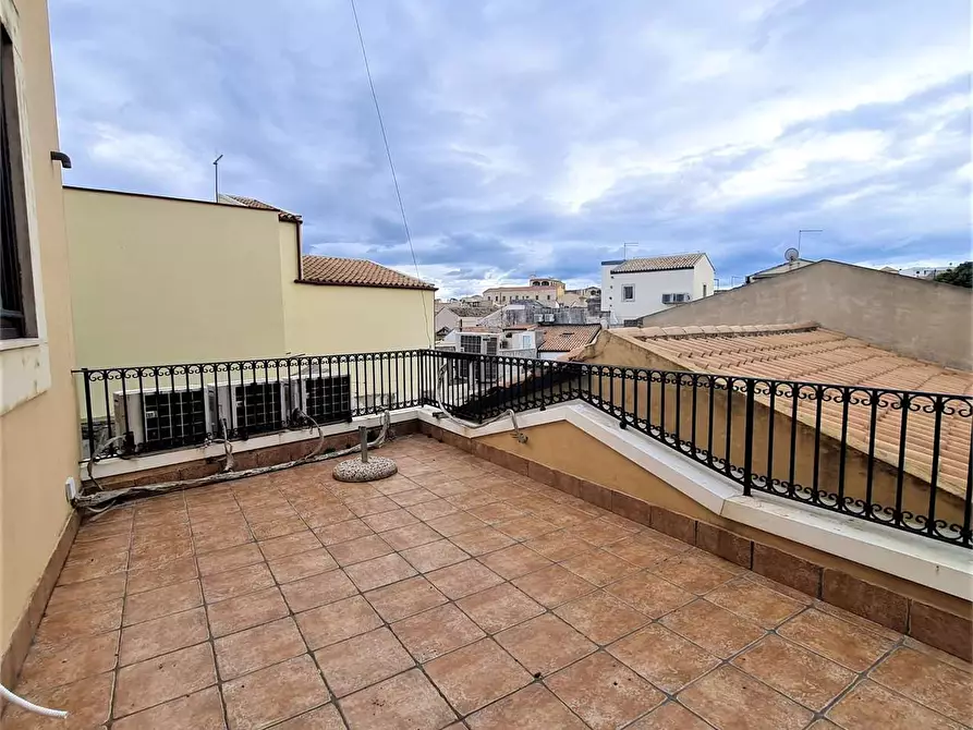 Immagine 13 di Bilocale in vendita  in vicolo bagnara a Siracusa