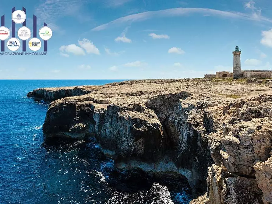 Immagine 1 di Villa in vendita  in STRADA MURRO DI PORCO a Siracusa