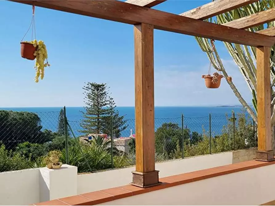 Immagine 3 di Villa in vendita  in STRADA MURRO DI PORCO a Siracusa