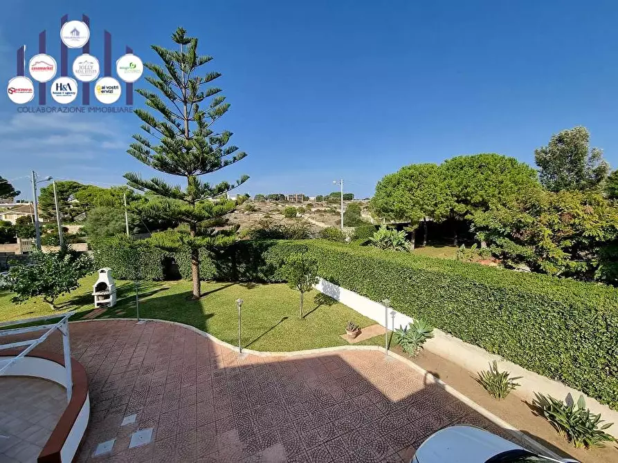 Immagine 4 di Villa in vendita  in STRADA MURRO DI PORCO a Siracusa