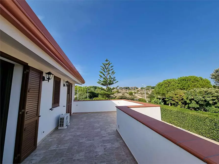 Immagine 21 di Villa in vendita  in STRADA MURRO DI PORCO a Siracusa