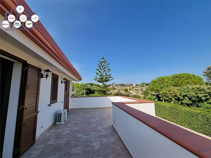 Immagine 21 di Villa in vendita  in STRADA MURRO DI PORCO a Siracusa