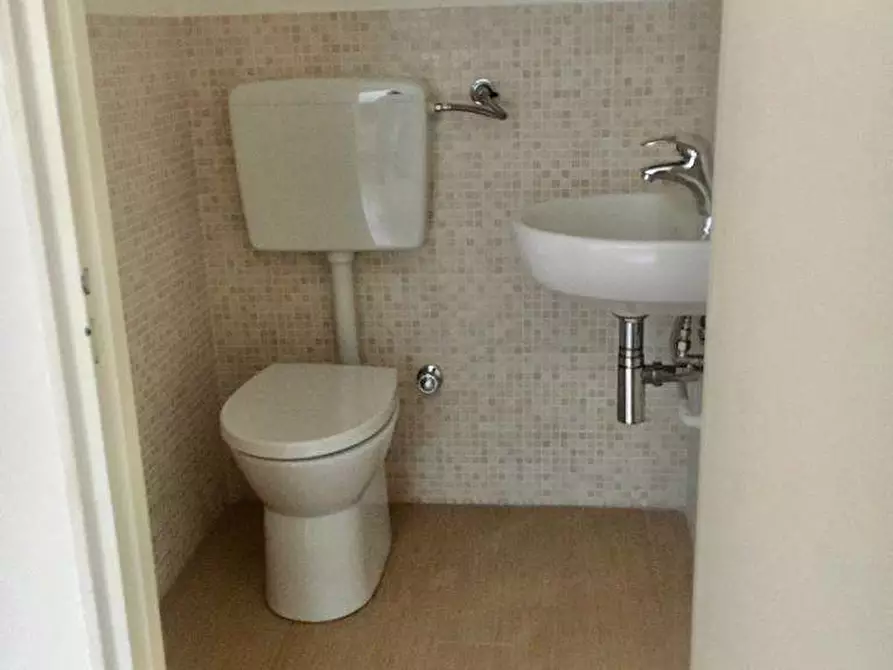 Immagine 3 di Ufficio in vendita  in PRESSI PIAZZA ADDA a Siracusa