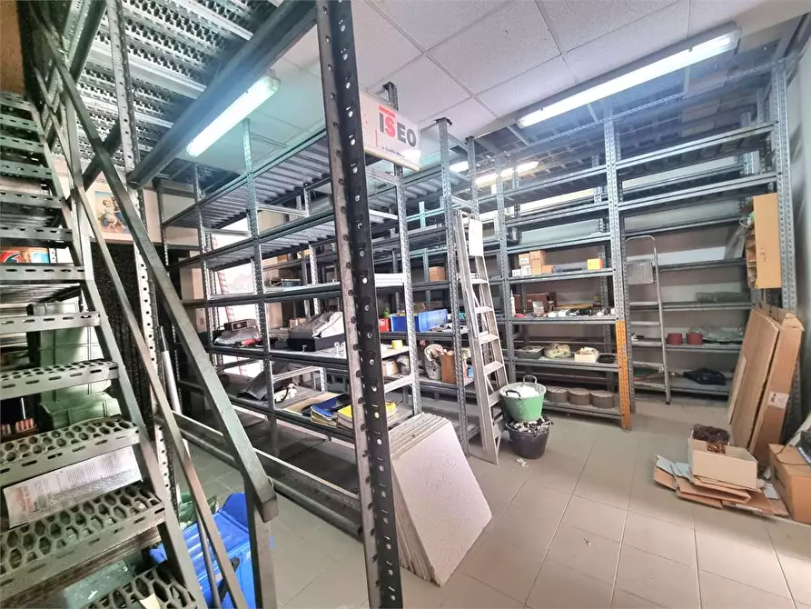 Immagine 2 di Negozio in vendita  in corso gelone a Siracusa