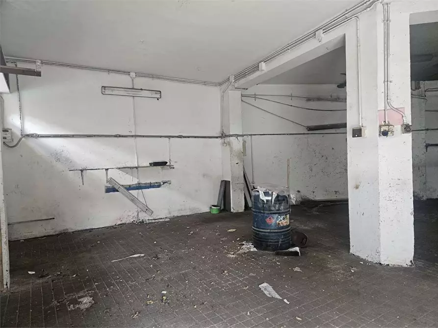 Immagine 13 di Negozio in vendita  in BORGATA a Siracusa