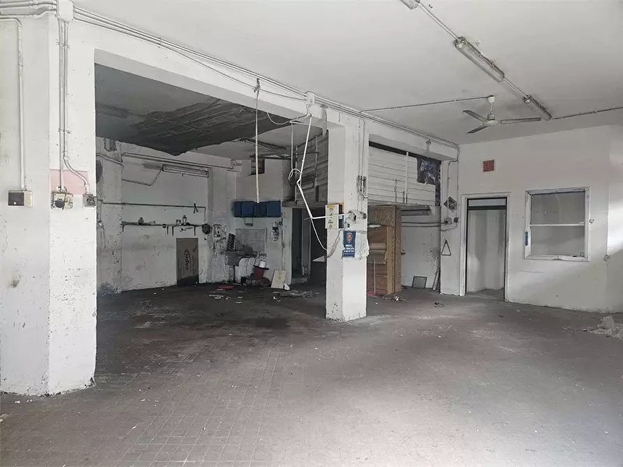 Immagine 14 di Negozio in vendita  in BORGATA a Siracusa