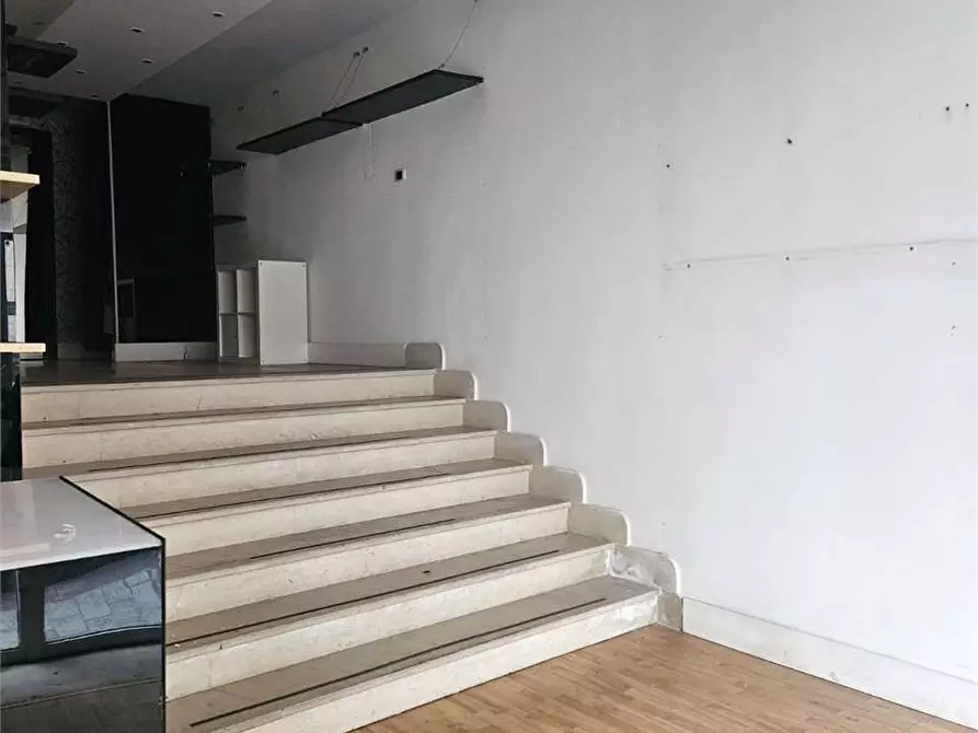 Immagine 2 di Negozio in affitto  in P.ZZA ADDA a Siracusa