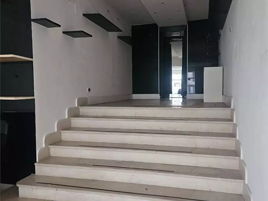 Immagine 4 di Negozio in affitto  in P.ZZA ADDA a Siracusa
