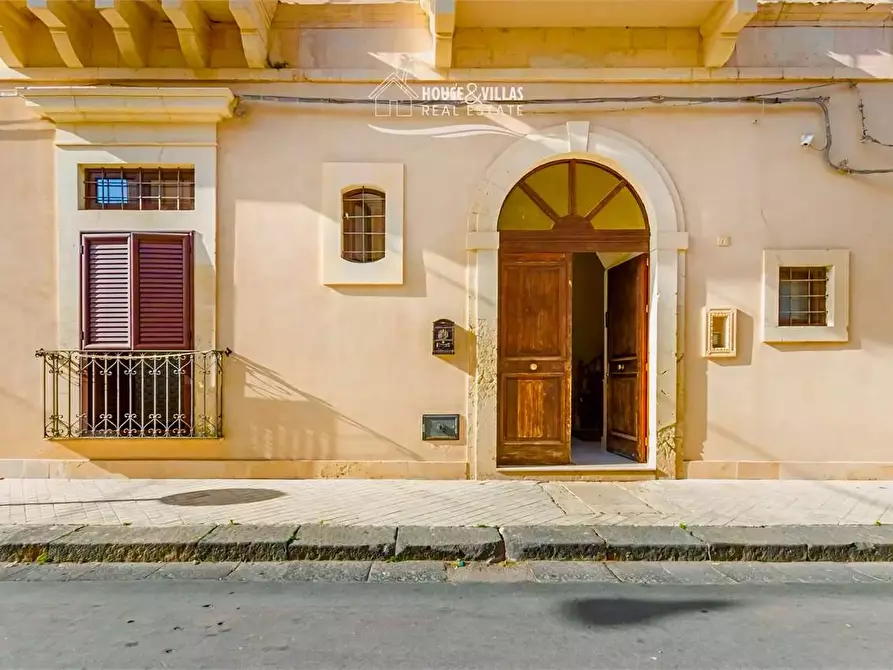 Immagine 2 di Appartamento in vendita  in Via Giuseppe Garibaldi a Noto