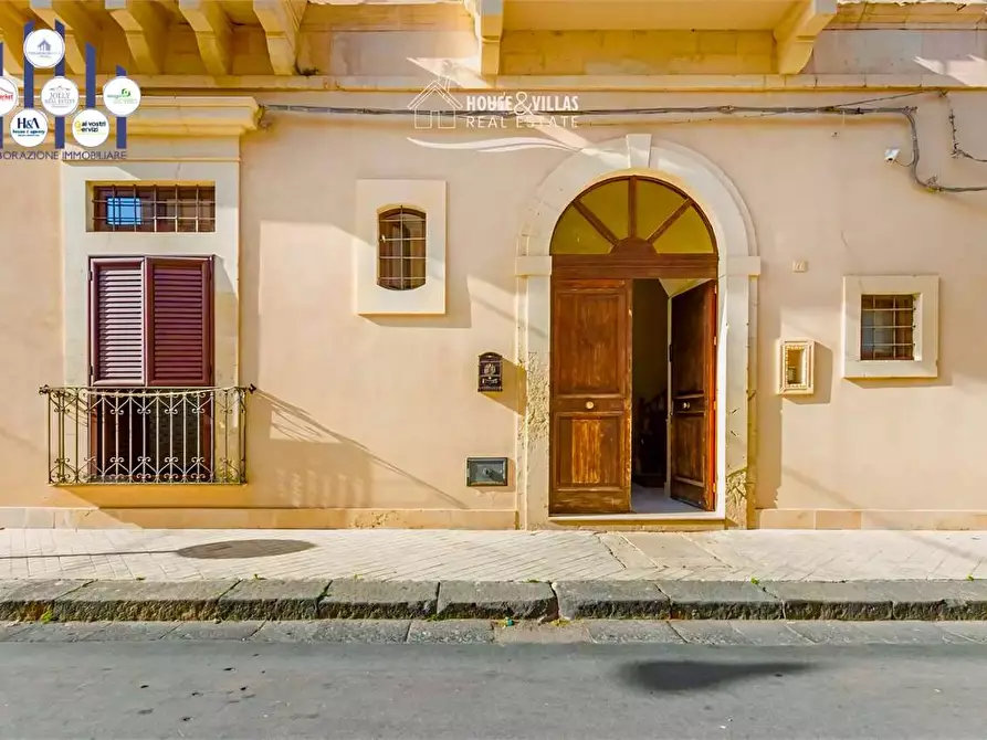 Immagine 2 di Appartamento in vendita  in Via Giuseppe Garibaldi a Noto