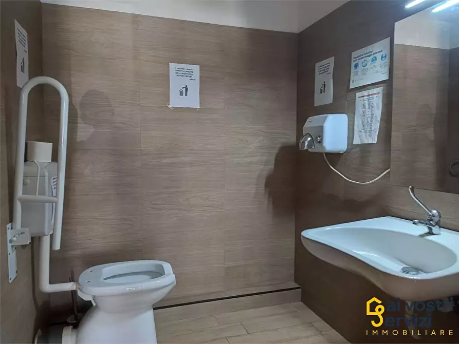 Immagine 16 di Ufficio in affitto  in Via Augusta a Siracusa