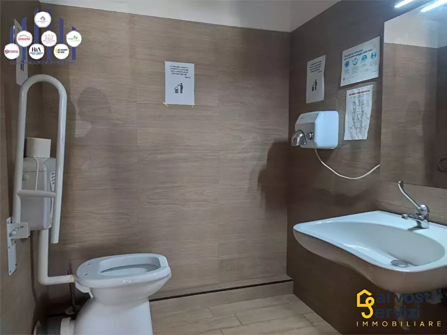 Immagine 16 di Ufficio in affitto  in Via Augusta a Siracusa