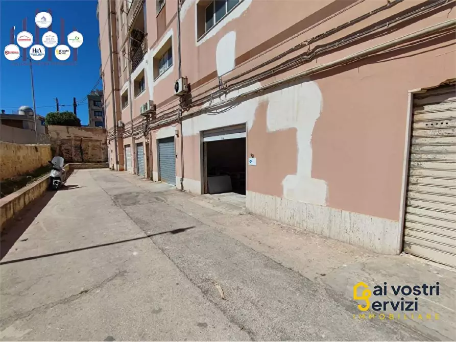 Immagine 10 di Garage in vendita  in Via Augusta a Siracusa