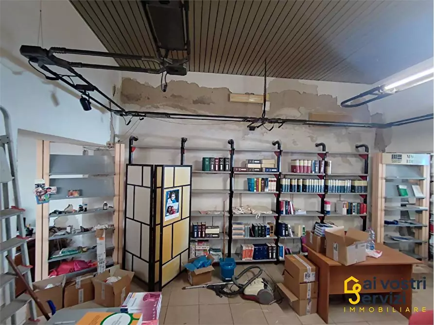 Immagine 6 di Negozio in vendita  in Via Ierone I L'Etneo a Siracusa