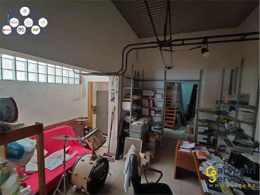 Immagine 7 di Negozio in vendita  in Via Ierone I L'Etneo a Siracusa