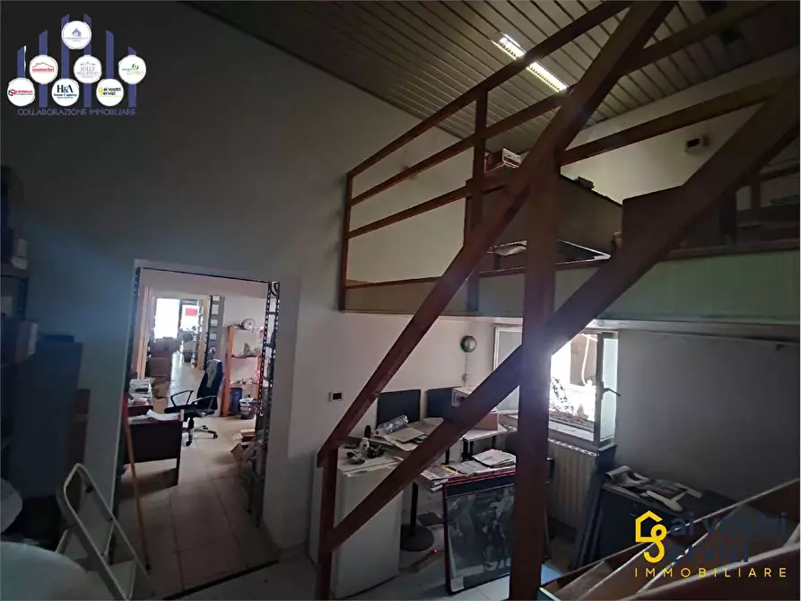 Immagine 9 di Negozio in vendita  in Via Ierone I L'Etneo a Siracusa