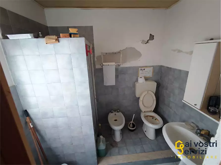 Immagine 12 di Negozio in vendita  in Via Ierone I L'Etneo a Siracusa