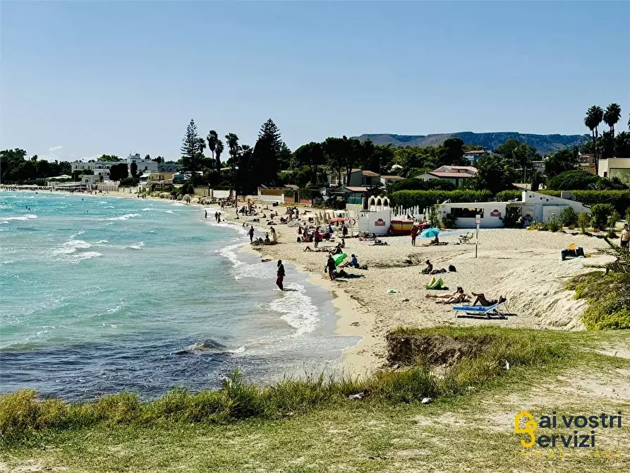 Immagine 2 di Villa in vendita  in VIA DELLE MUSE a Siracusa