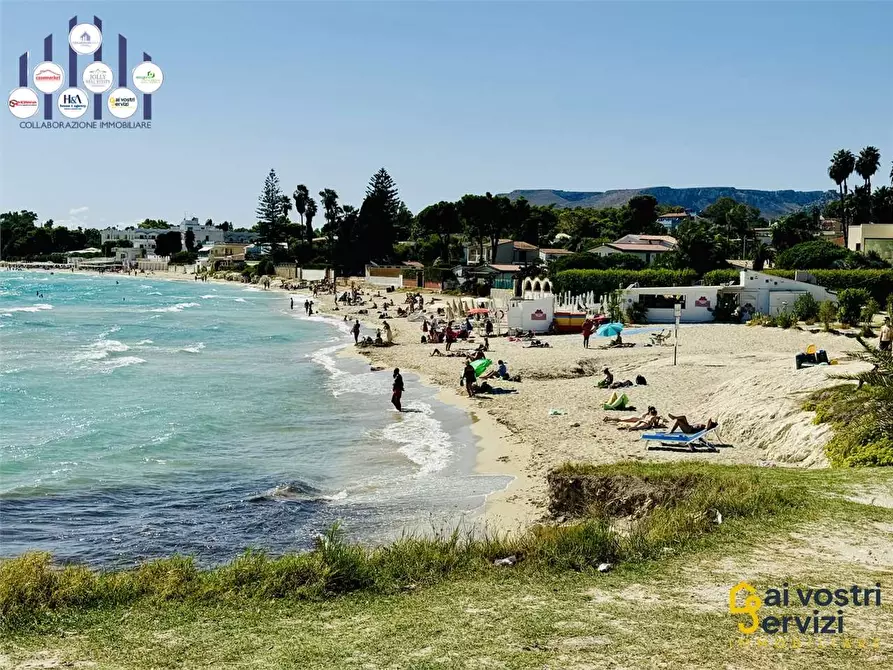 Immagine 2 di Villa in vendita  in VIA DELLE MUSE a Siracusa