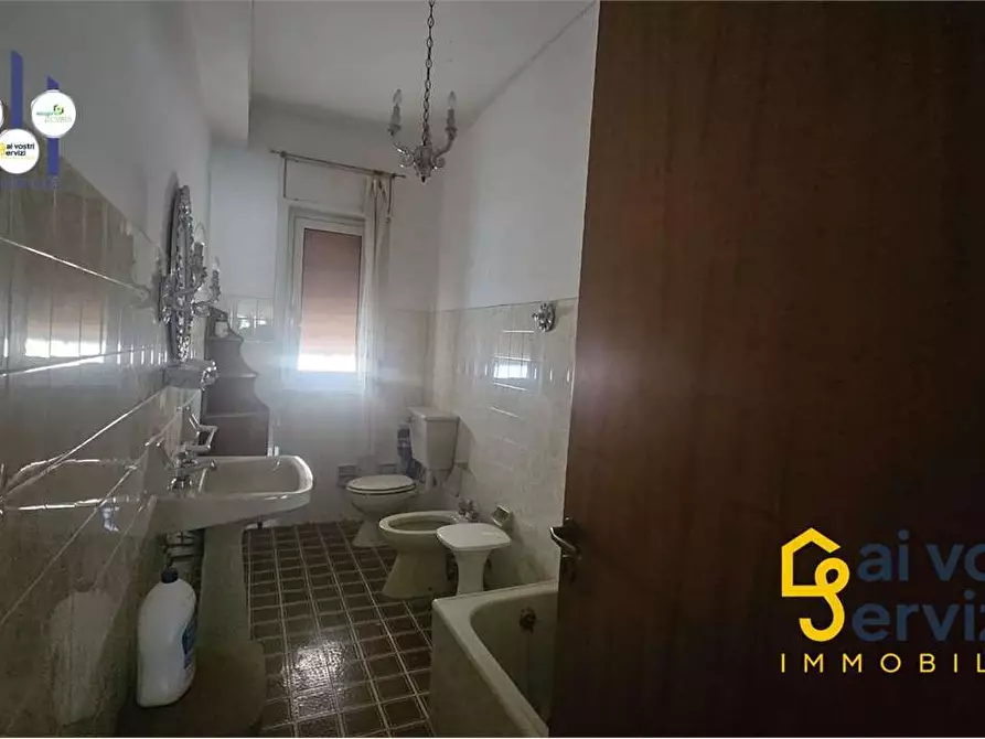 Immagine 11 di Quadrilocale in vendita  in VIA F. GUARDI a Siracusa