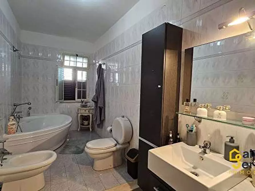 Immagine 11 di Quadrilocale in vendita  in PIZZUTA a Siracusa