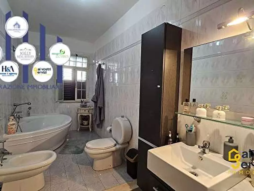 Immagine 11 di Quadrilocale in vendita  in PIZZUTA a Siracusa