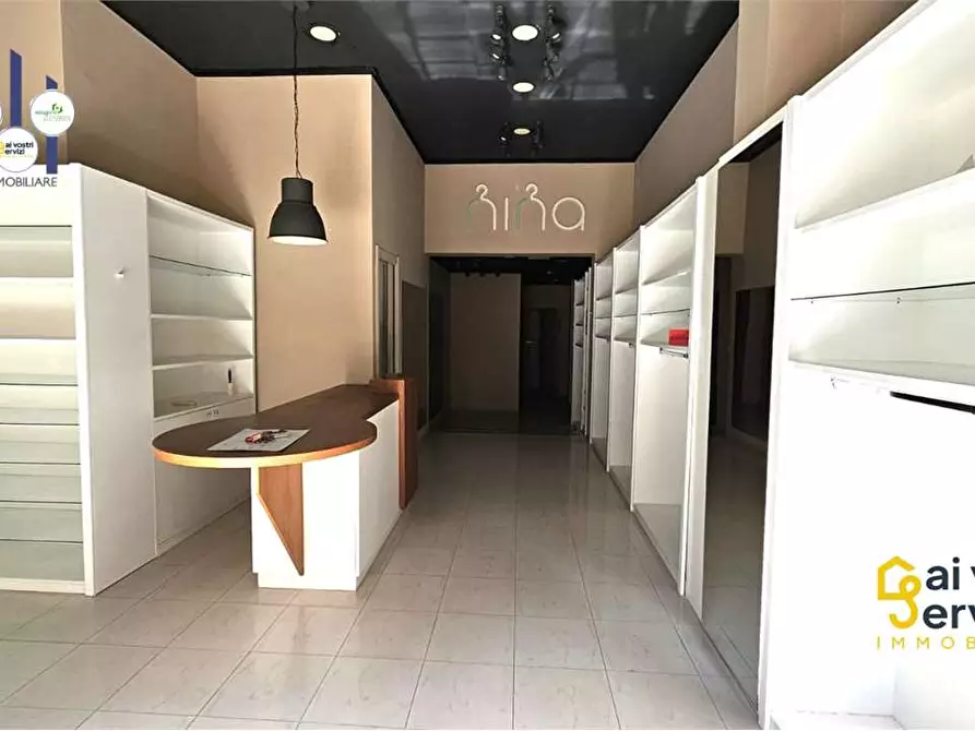 Immagine 4 di Negozio in affitto  in GELONE a Siracusa